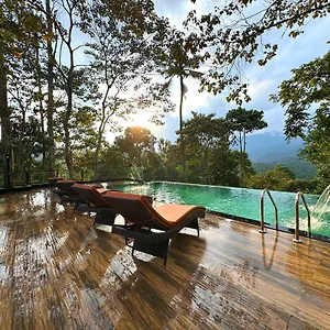 Отель Viceroy Luxury Mountain And, Муннар